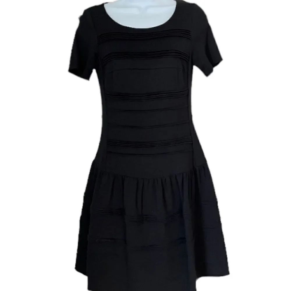 Eliza J Black Ribbed Seamed Drop Waist Pleated Dress sz 4